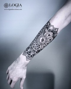 tatuaje-antebrazo-mandala-Logia-Barcelona-Dasly2 
